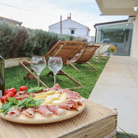 Eco Eclectic Villa With Pool Солин Екстер'єр фото